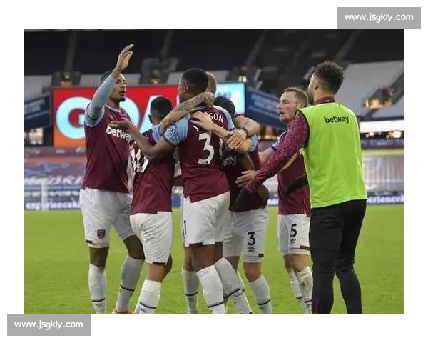 塞维利亚入局！齐尔克泽争夺战升温，西汉姆埃弗顿求租